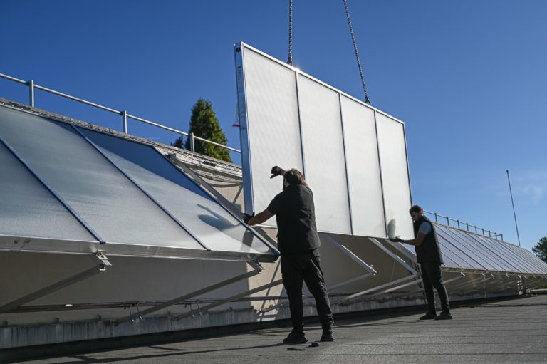 installation de capteurs solaires thermiques piscine collective