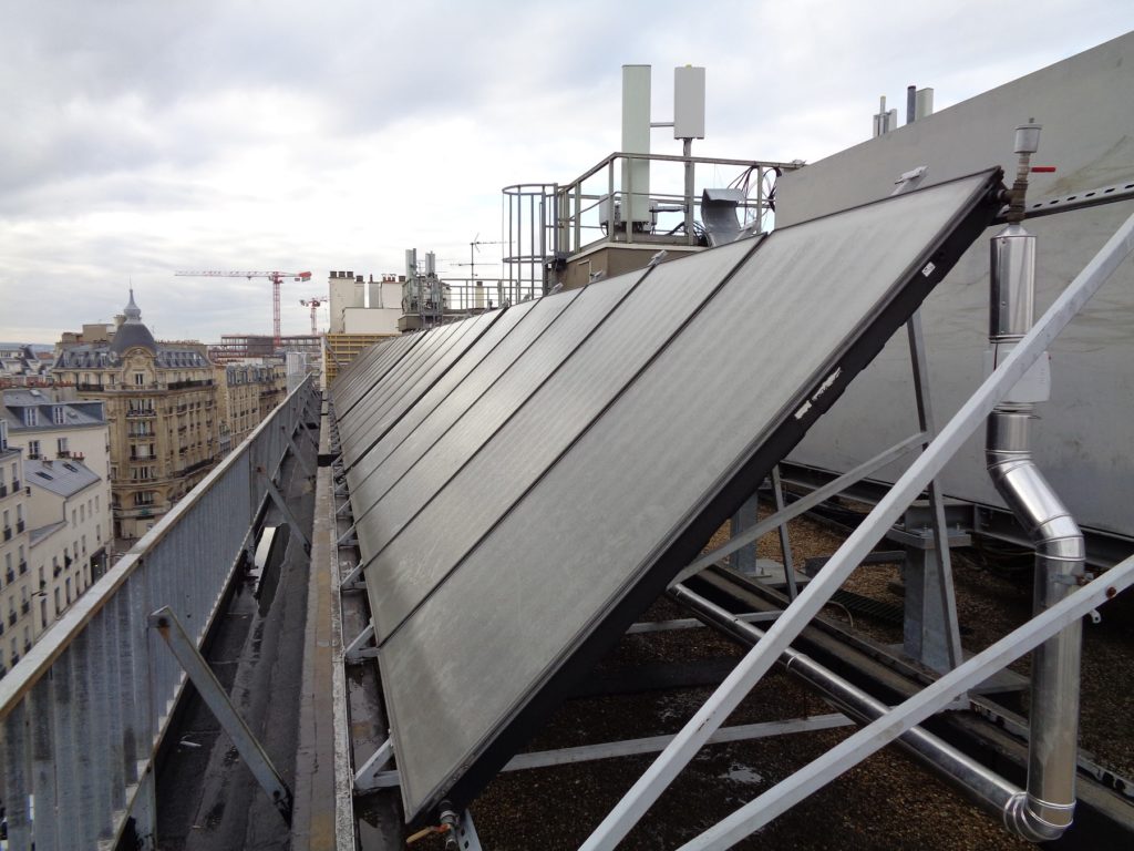 Réhabilitation solaire thermique par Solaire Thermique France pour Habitat Paris en collaboration avec la CRAM à Paris 75015.